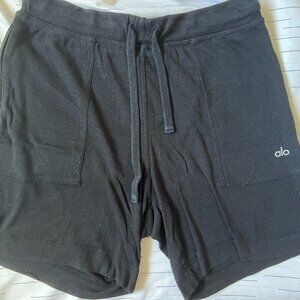 2 Alo Yoga Men’s Lounge Shorts – Size S